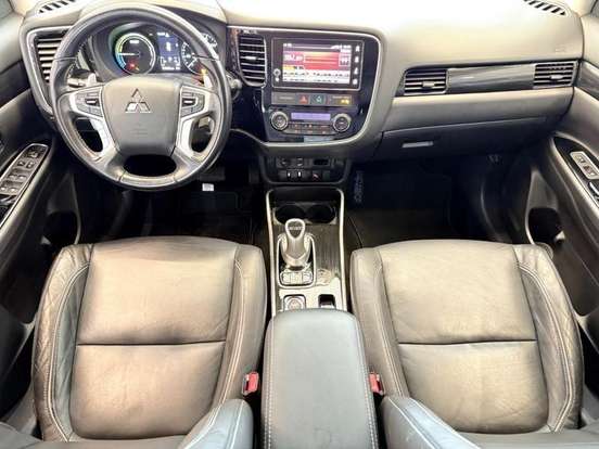 MITSUBISHI-OUTLANDER-2.0 16V GASOLINA 4P AUTOMÁTICO MITSUBISHI-OUTLANDER-2017