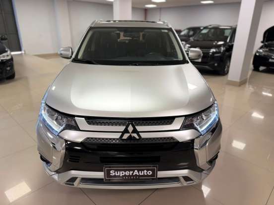 MITSUBISHI-OUTLANDER-2021