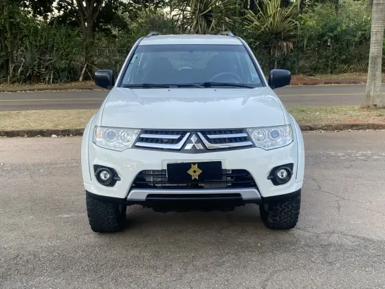 MITSUBISHI PAJERO 3.2 4X4 16V TURBO INTERCOOLER DIESEL 4P AUTOMÁTICO