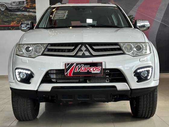 MITSUBISHI PAJERO 3.2 HPE 4X4 7 LUGARES 16V TURBO INTERCOOLER DIESEL 4P AUTOMÁTICO