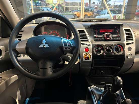 MITSUBISHI-PAJERO DAKAR-2014