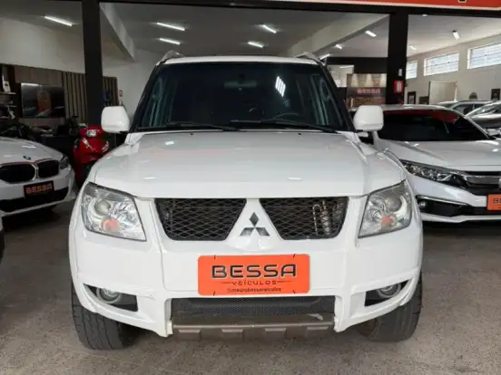 MITSUBISHI-PAJERO TR4-2.0 4X2 16V 140CV FLEX 4P AUTOMÁTICO MITSUBISHI-PAJERO TR4-2013