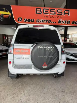 MITSUBISHI-PAJERO TR4-2.0 4X2 16V 140CV FLEX 4P AUTOMÁTICO MITSUBISHI-PAJERO TR4-2013