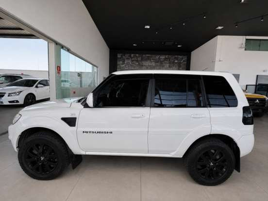MITSUBISHI-PAJERO TR4-2013