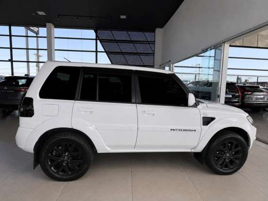 MITSUBISHI-PAJERO TR4-2.0 4X2 16V 140CV FLEX 4P MANUAL MITSUBISHI-PAJERO TR4-2013