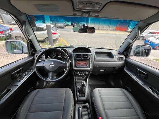 MITSUBISHI-PAJERO TR4-2.0 4X2 16V 140CV FLEX 4P MANUAL MITSUBISHI-PAJERO TR4-2013