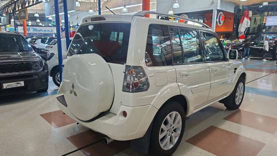 MITSUBISHI-PAJERO TR4-2.0 4X4 16V 140CV FLEX 4P AUTOMÁTICO MITSUBISHI-PAJERO TR4-2010