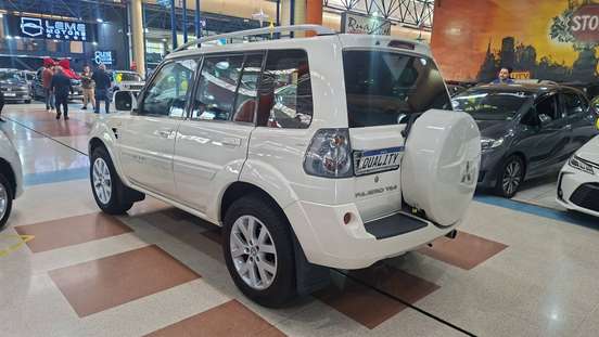 MITSUBISHI-PAJERO TR4-2.0 4X4 16V 140CV FLEX 4P AUTOMÁTICO MITSUBISHI-PAJERO TR4-2010