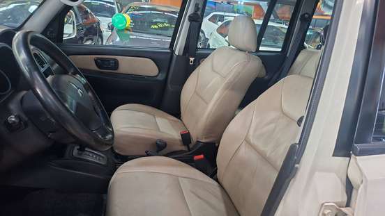 MITSUBISHI-PAJERO TR4-2.0 4X4 16V 140CV FLEX 4P AUTOMÁTICO MITSUBISHI-PAJERO TR4-2010