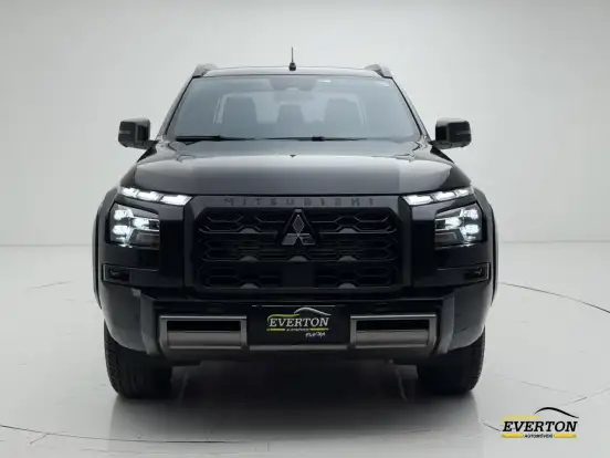 MITSUBISHI-TRITON-2025