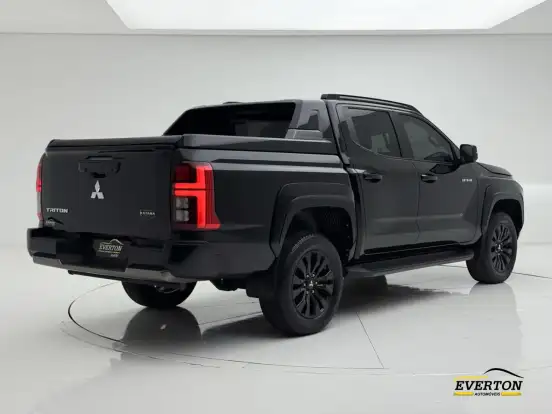 MITSUBISHI-TRITON-2025