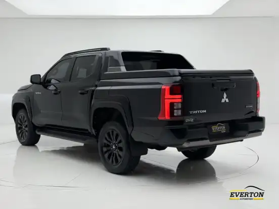 MITSUBISHI-TRITON-2025
