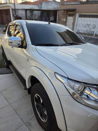 MITSUBISHI L200 TRITON 2.4 16V TURBO DIESEL SPORT HPE CD 4P 4X4 AUTOMÁTICO