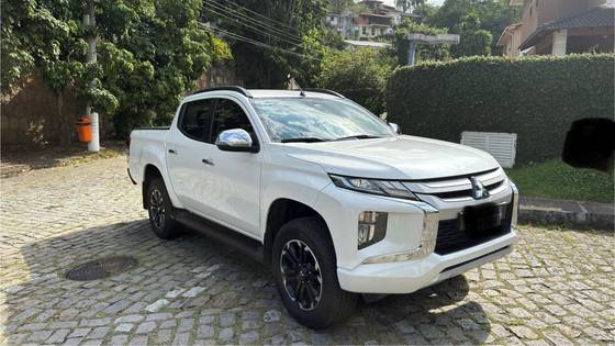 MITSUBISHI L200 TRITON 2.4 16V TURBO DIESEL SPORT HPE CD 4P 4X4 AUTOMÁTICO