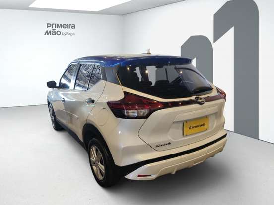 NISSAN-KICKS-2023