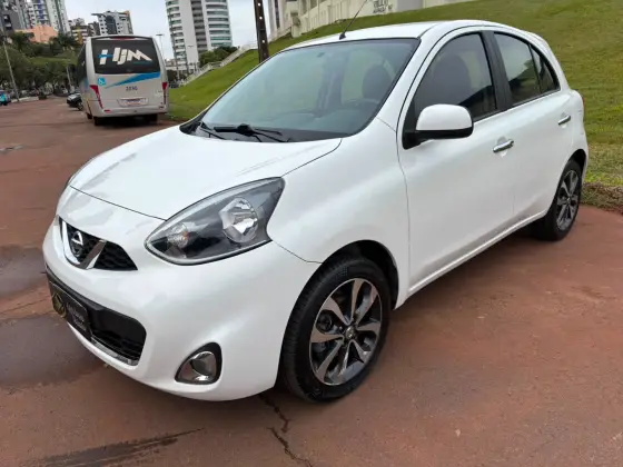 NISSAN MARCH 1.6 SL 16V FLEX 4P XTRONIC NISSAN MARCH 1.6 SL 16V FLEX 4P XTRONIC