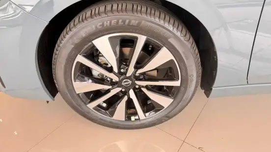 NISSAN-SENTRA-2025