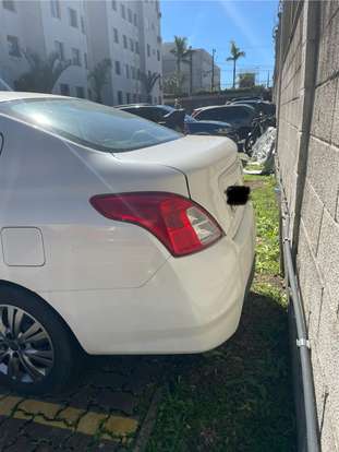 NISSAN-VERSA-2018