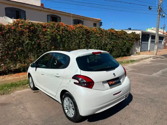 PEUGEOT-208-1.2 ALLURE 12V FLEX 4P MANUAL PEUGEOT-208-2019