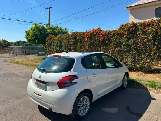 PEUGEOT-208-1.2 ALLURE 12V FLEX 4P MANUAL PEUGEOT-208-2019