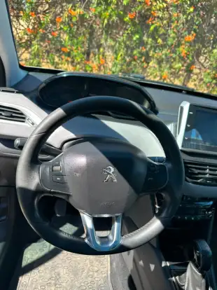 PEUGEOT-208-1.2 ALLURE 12V FLEX 4P MANUAL PEUGEOT-208-2019
