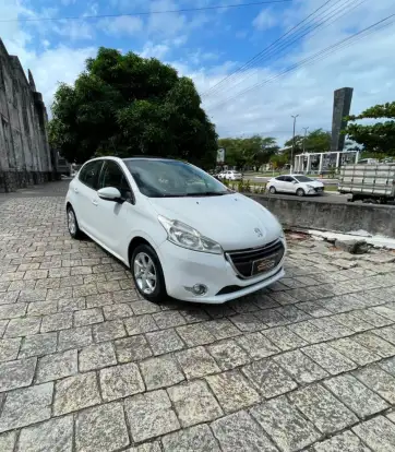 PEUGEOT-208-2015