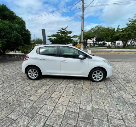 PEUGEOT-208-2015