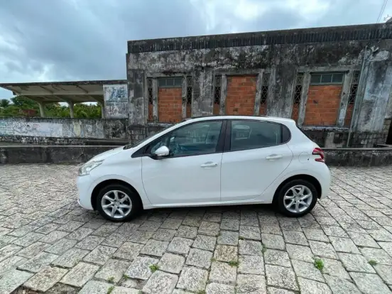 PEUGEOT-208-1.6 ALLURE 16V FLEX 4P AUTOMÁTICO PEUGEOT-208-2015