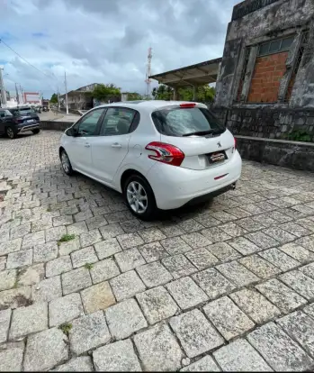 PEUGEOT-208-2015
