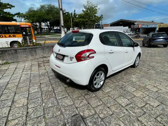 PEUGEOT-208-1.6 ALLURE 16V FLEX 4P AUTOMÁTICO PEUGEOT-208-2015
