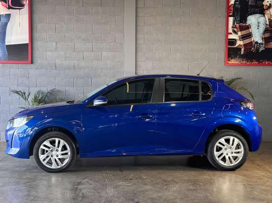 PEUGEOT-208-2022