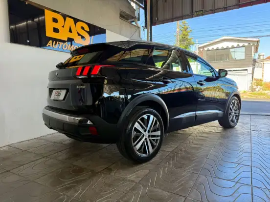 PEUGEOT-3008-2017