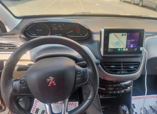 PEUGEOT-208-2019