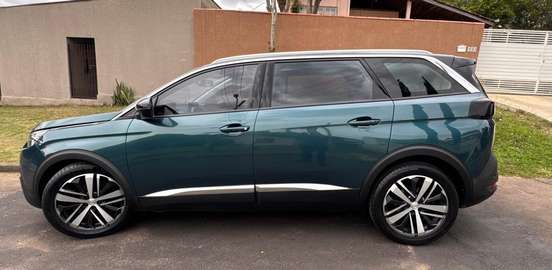PEUGEOT-5008-2018