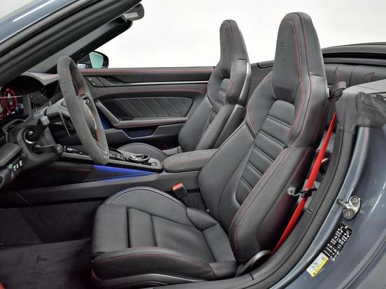 PORSCHE-911-2025