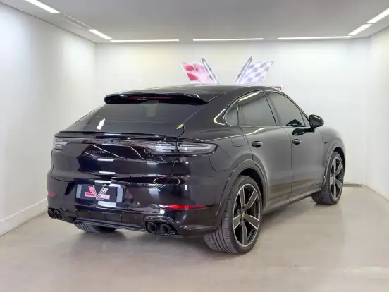 PORSCHE-CAYENNE-2022