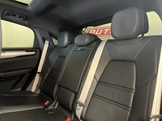 PORSCHE-CAYENNE-2022