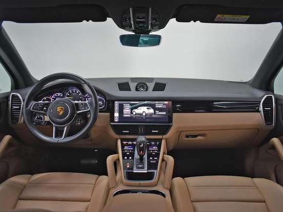 PORSCHE-CAYENNE-2020