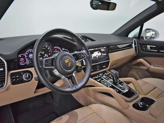 PORSCHE-CAYENNE-2020