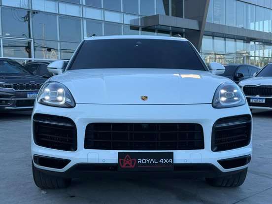 PORSCHE-CAYENNE-2020