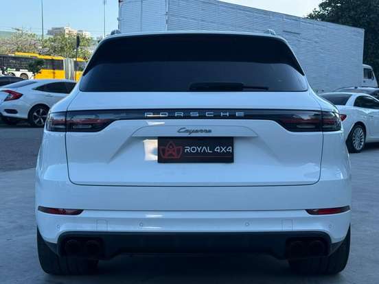 PORSCHE-CAYENNE-2020
