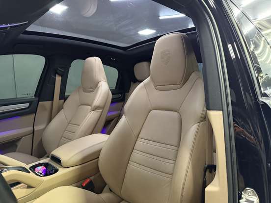 PORSCHE-CAYENNE-2023