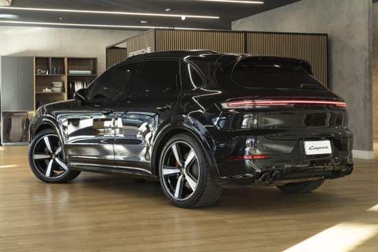 PORSCHE-CAYENNE-2025