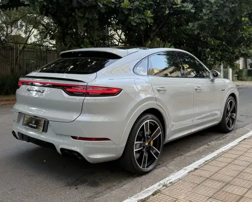 PORSCHE-CAYENNE-2023