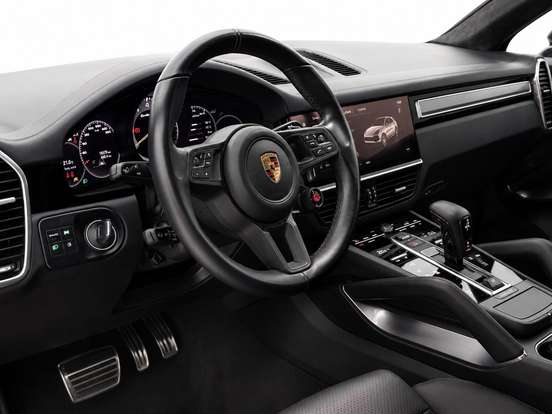 PORSCHE-CAYENNE-2022