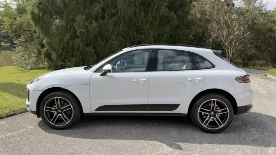 PORSCHE-MACAN-2021