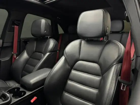 PORSCHE-MACAN-2022
