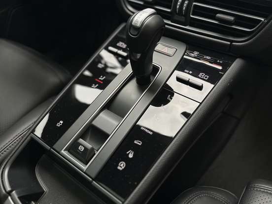 PORSCHE-MACAN-2.0 TURBO GASOLINA PDK PORSCHE-MACAN-2024