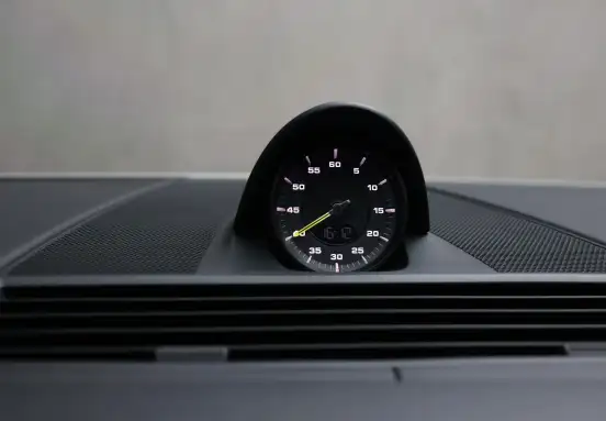 PORSCHE-PANAMERA-2023