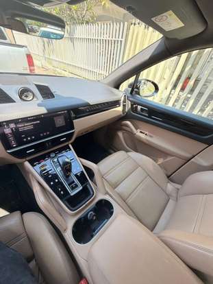 PORSCHE-CAYENNE-2020